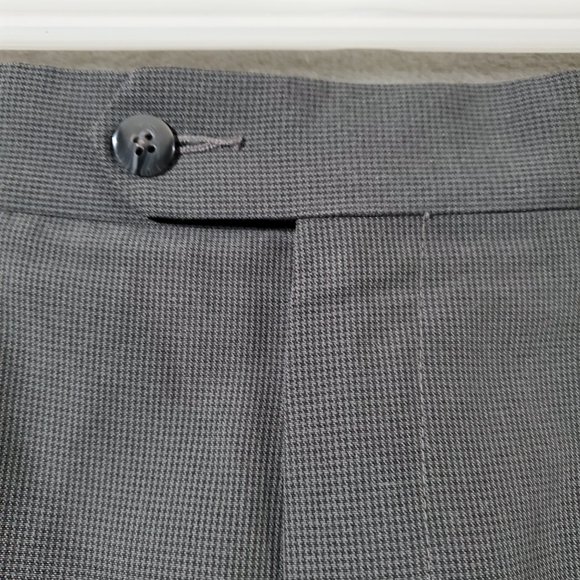 Croft & Barrow Pleated Comfort Waist Gray Mini Hounds Tooth 33"/30" - Picture 3 of 13